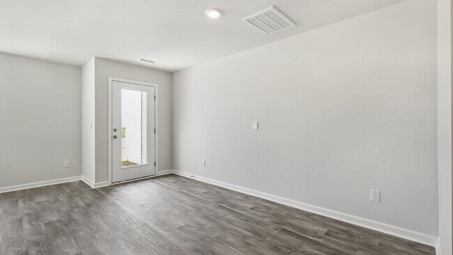 181 Holton St, Smithfield, NC 27577 - photo 6