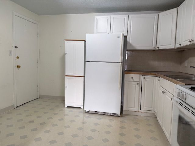 2 Lancelot Ct, Salem, NH 03079 - photo 4