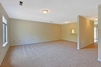 947 Lora Ln, Blacksburg, VA 24060