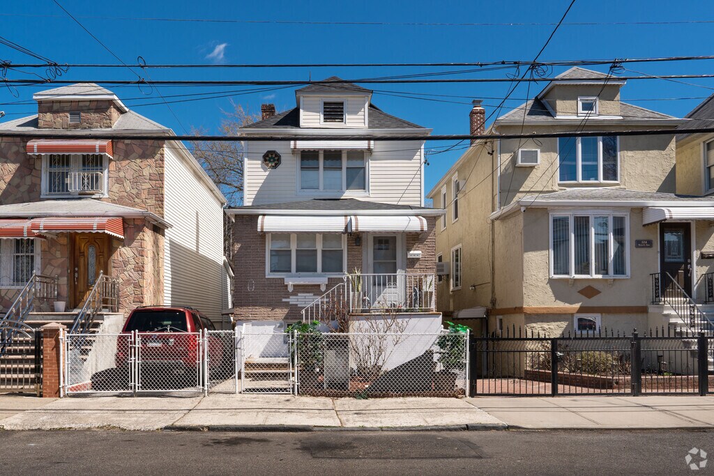 About Clason Point Schools, Demographics, Things to Do