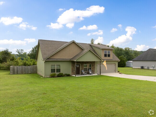 Many home styles and more contemporary builds in Rock Spring, GA.