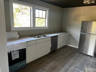 112 Wheeler Ave, Center, TX 75935