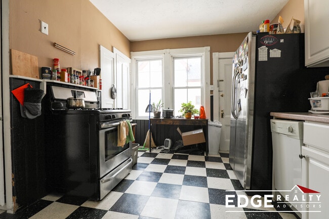 11 Frederika St unit 1, Dorchester Center, MA 02124 - photo 3