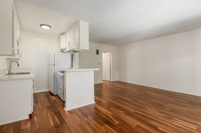 1808 N Harvard Blvd unit 18, Los Angeles, CA 90027 - photo 3