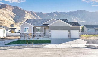 8622 N Halloran Ct, Lake Point, UT 84074