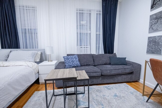 317 E 75th St unit ID1031993P, New York, NY 10021 - photo 2