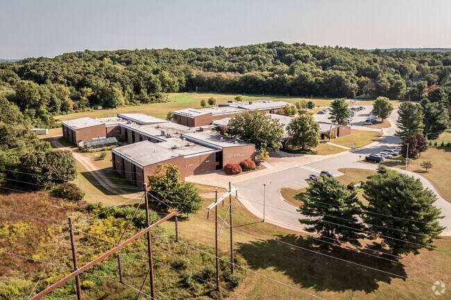 Gideon Welles School is located in Glastonbury.