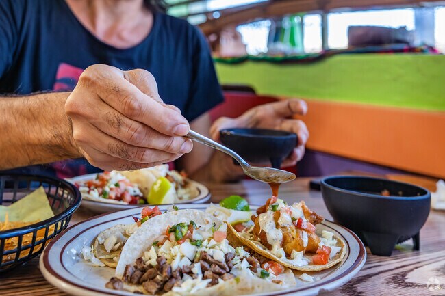 Duron's Restaurante y Cantina serves authentic Mexican food in Avenue B and C, AZ.