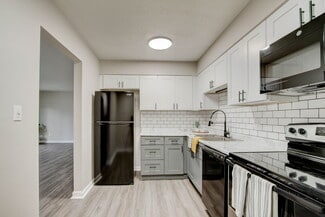 8002 Harcourt Rd, Indianapolis, IN 46260