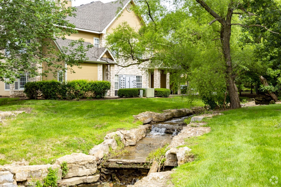 Pinnacle Woods Apartments