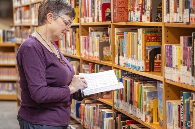 Summerset’s library provides a welcoming space for learning and reading.