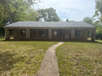 8120 Gardner Ln, Berkeley, MO 63134