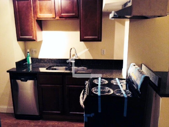 79 Pleasant St unit B, Brookline, MA 02446 - photo 2