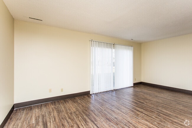 3BR, 1BA - 919 SF - Townhome B