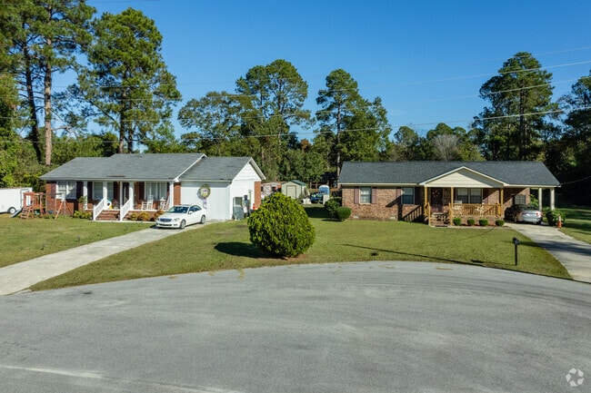 Ranch style homes are the most common types of houses in Quinby Estates.