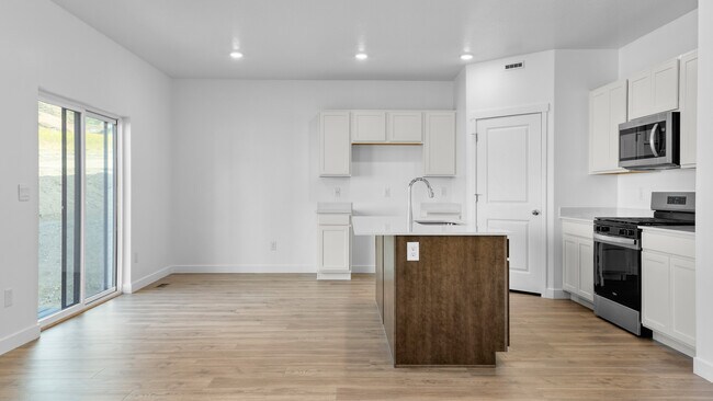 209 E Levengrove Dr, Lehi, UT 84048 - photo 7