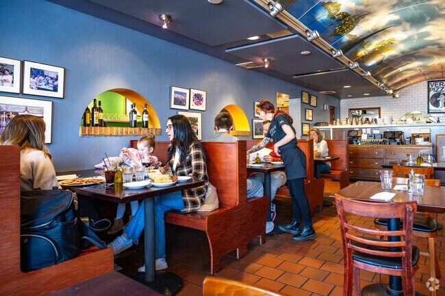 Il Ritrovo in Sheboygan serves wood-fired Neapolitan pizzas near Wildwood.