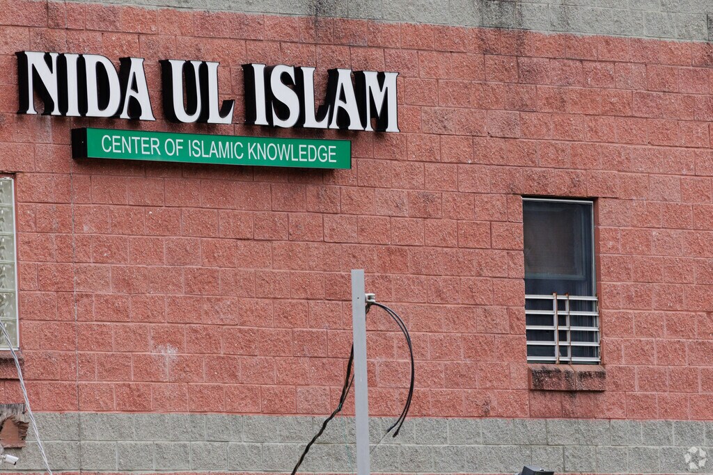 Academy of Saut Ul Furqau is a private Muslim school in Teaneck, NJ.