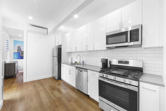 564 W 182nd St unit ID1302125P, New York, NY 10033 - photo 2