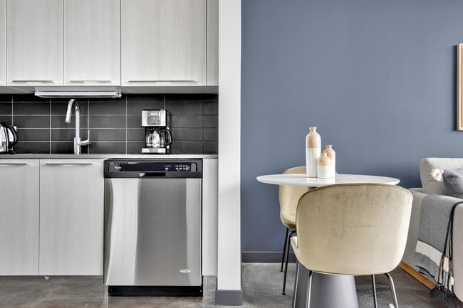 1647 N Milwaukee Ave unit FL4-ID1386, Chicago, IL 60647 - photo 7