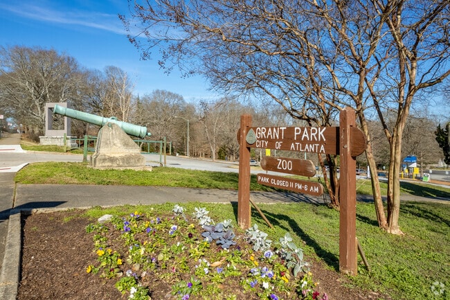 At the center of Grant Park sits  Zoo Atlanta.
