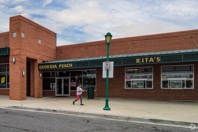 Georgia Peach offers comfort food in Windsor Hills just minutes from Security Square Mall.