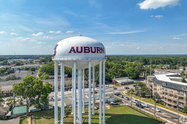 Downtown Auburn offers residents a variety of entertainment, restaurants, and shops.