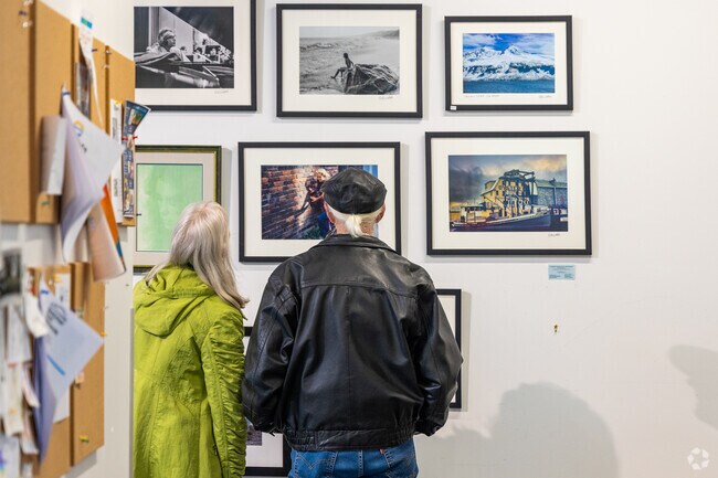Couples tour every inch of Edmonds Art Walk.