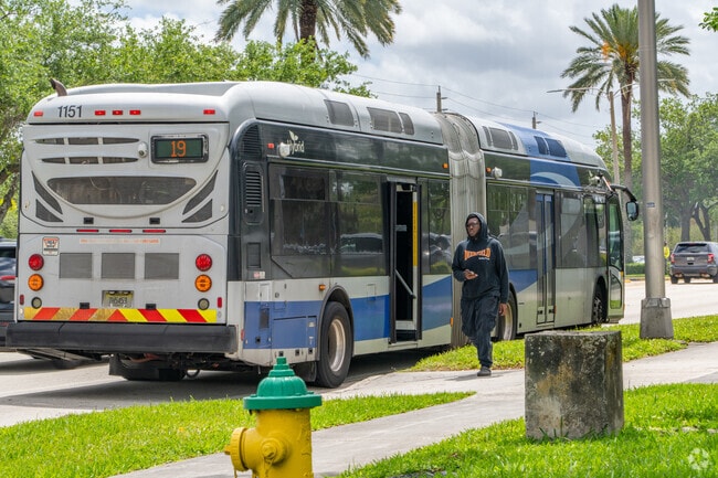 Bus services on Atlantic Boulevard are frequent and accessible to the residents in Margate.