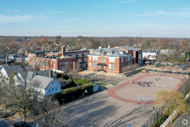 Chatsworth Avenue School is a highly rated, public school located in Larchmont, NY.