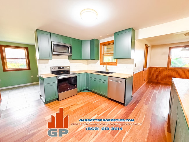 175 Palmer Ct, Shelburne, VT 05482 - photo 3