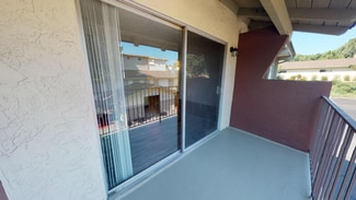 800 E Bobier Dr Unit P10, Vista, CA 92084