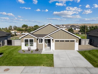 7606 Blanchard Lp, West Richland, WA 99353