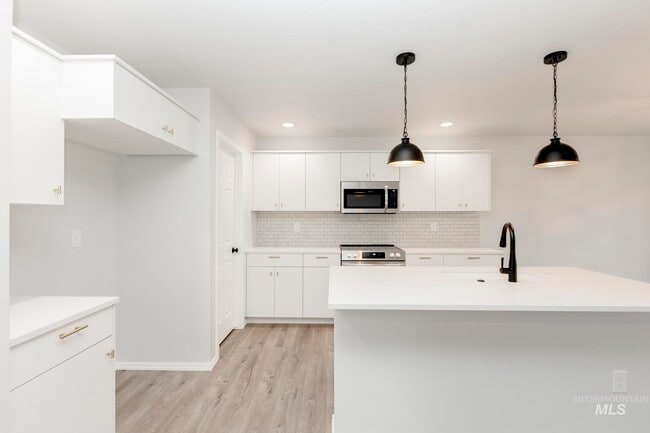 4274 E Kalinga St, Meridian, ID 83642 - photo 2