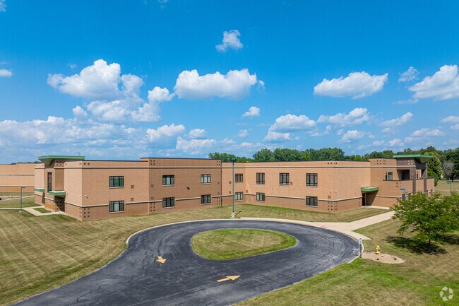 Concord Junior High School receives a diversity grade of A near Middlebury South.