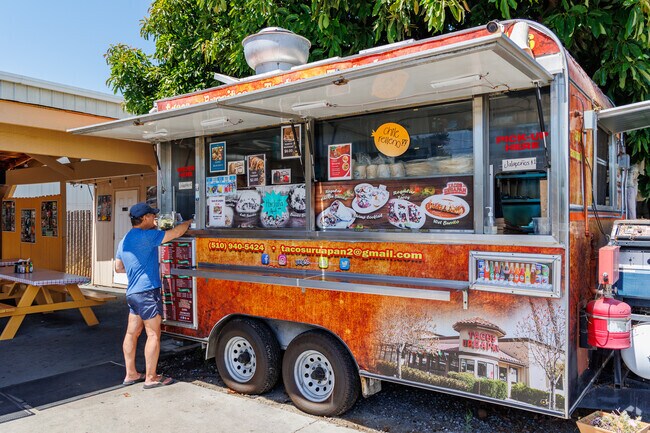 Tacos Uruapan Food Truck located in Eden Shores offers $2 tacos on every Tuesday.