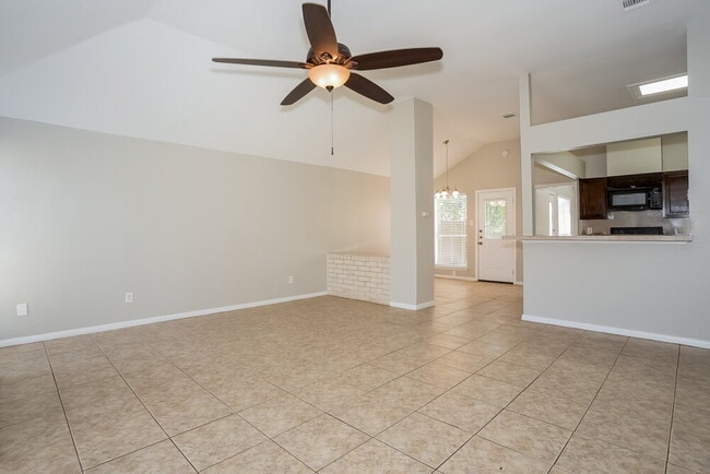 19523 Lake Hollow Ln, Houston, TX 77084 - photo 3