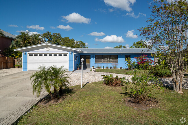 Late century ranch style homes are abundant in Nokomis.