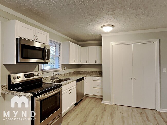 8133 Puckett St SW, Covington, GA 30014 - photo 5