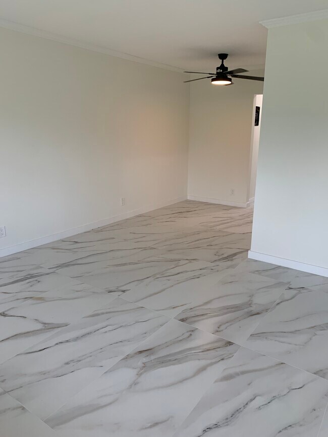 473 12th Ave S unit B7, Naples, FL 34102 - photo 6