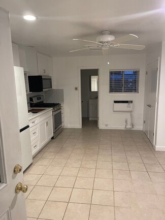 7330 Yarmouth Ave Unit Studio, Reseda, CA 91335