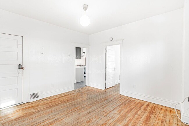 227 S Logan St unit 2, Denver, CO 80209 - photo 7