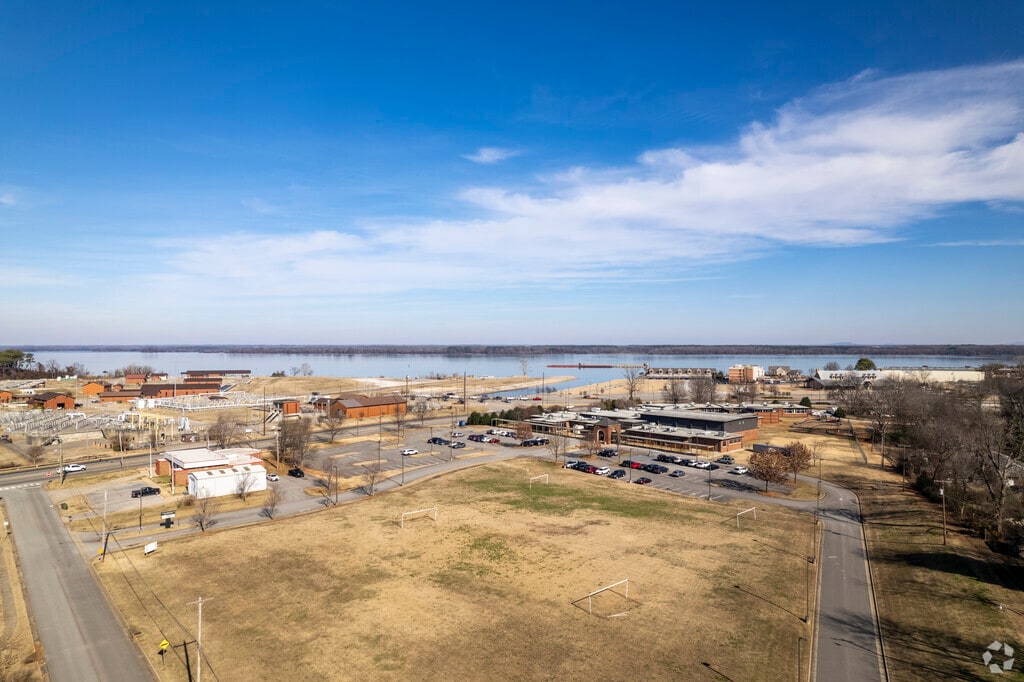 Leon Sheffield is a K through 5th grade magnet school in Decatur Alabama.