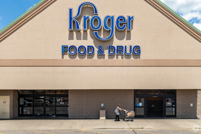Kroger in Consumer Square West is a popular grocery spot for Scioto Woods families.