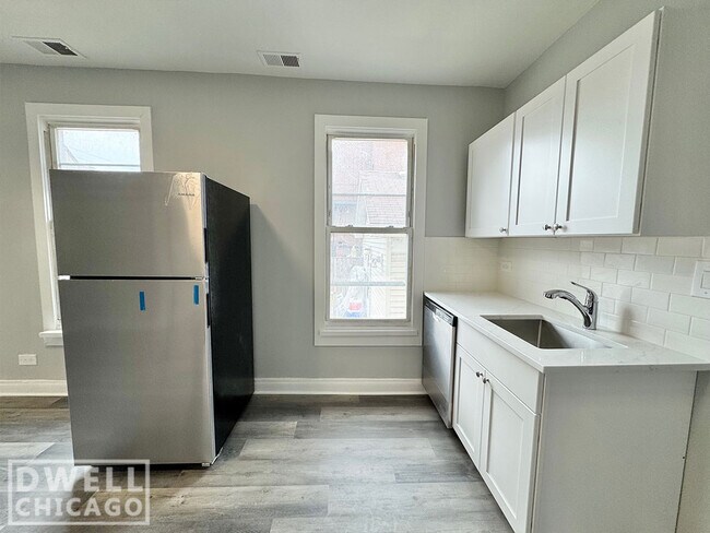1546 W Walton St unit 1, Chicago, IL 60642 - photo 6
