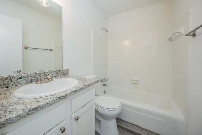 Cliff Terrace, Birmingham, AL 35205 - photo 5