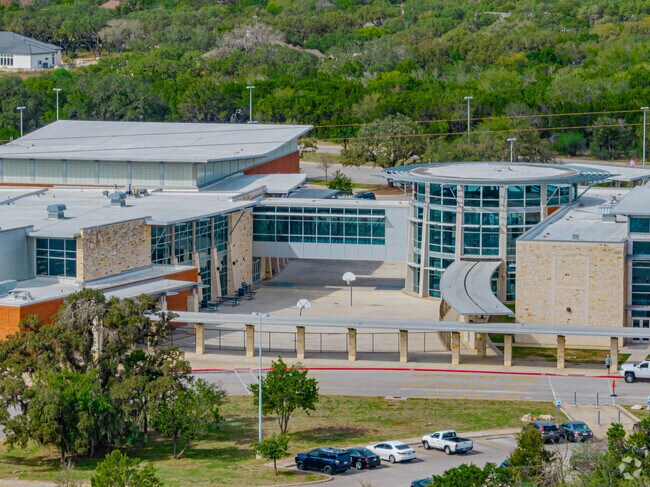 David Hill Middle School has a student to teacher ratio of 16 to1.