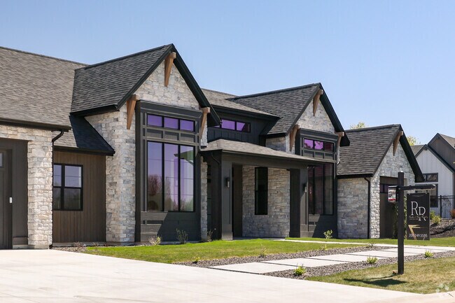 You can find homes with a wide variety of price points in Eagle.