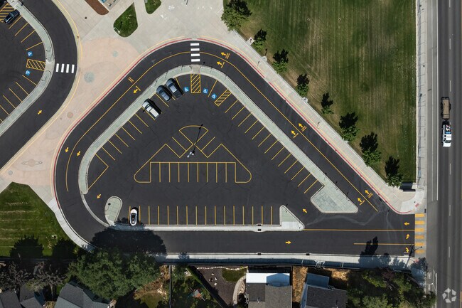 Columbia Elementary School’s brightly marked parking lot is easy to navigate.