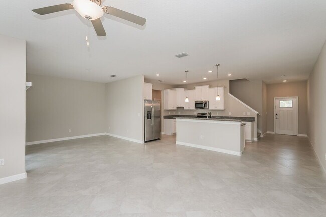 17520 Radiant Shine Way, Lutz, FL 33558 - photo 6
